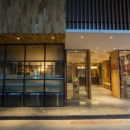 Yat House Hotell Guangzhou Exteriör bild